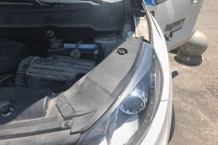 Used Dongfeng Fengon 580 2017 1.5T CVT Comfort Model Engine Bay Left