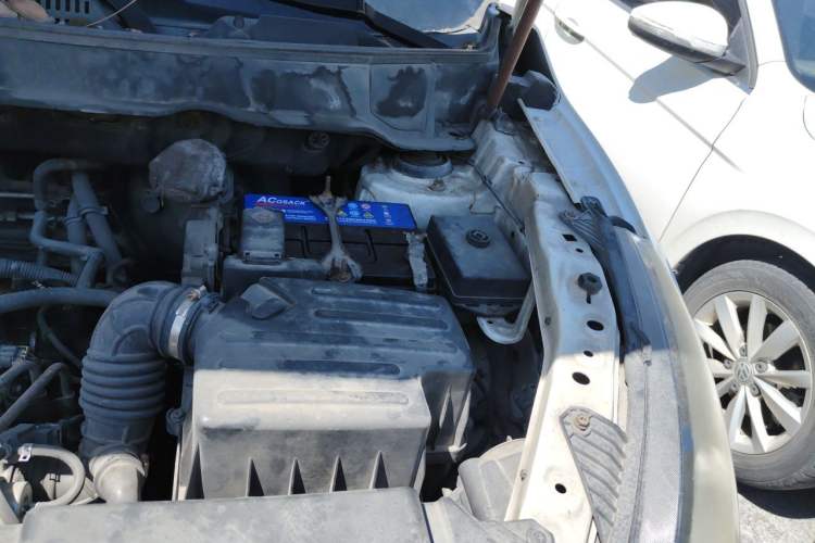 Used Dongfeng Fengon 580 2017 Revised Version 1.5T CVT Luxury Edition Engine Bay Left