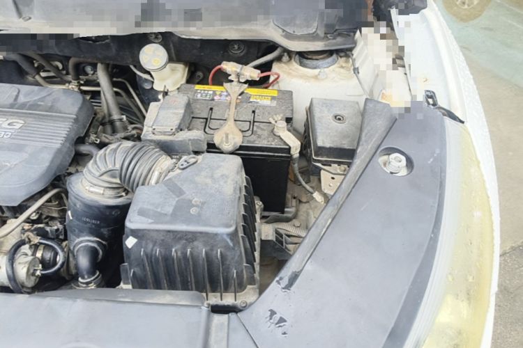 Used Dongfeng Fengon 580 2017 1.5T CVT Comfort Model Engine Bay Left