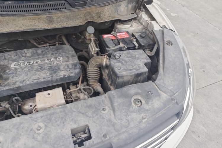 Used Dongfeng Fengon 580 2017 1.5T Manual Luxury Model Engine Bay Left