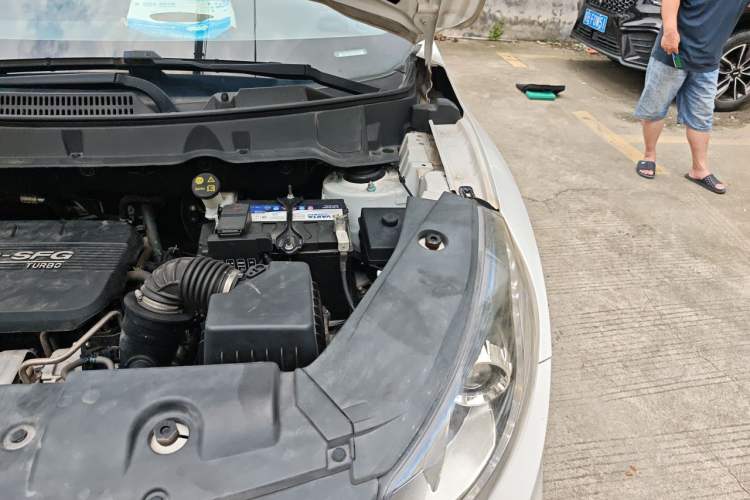 Used Dongfeng Fengon 580 2017 1.5T CVT Luxury Model Engine Bay Left