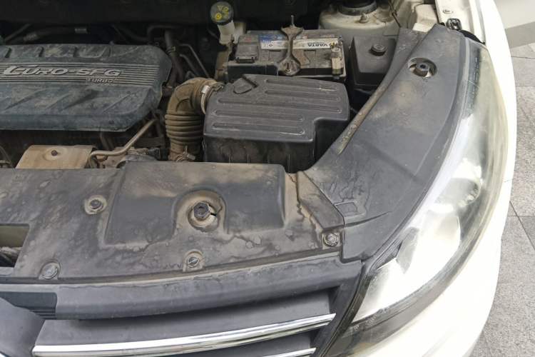 Used Dongfeng Fengon 580 2017 Revised Version 1.5T CVT Luxury Edition Engine Bay Left