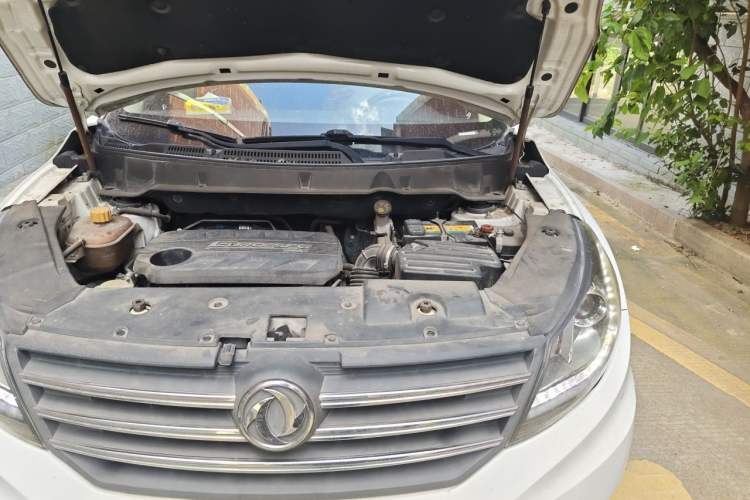 Used Dongfeng Fengon 580 2017 1.5T CVT Comfort Model Engine Bay Left