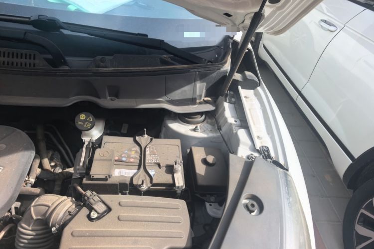 Used Dongfeng Fengon 580 2017 1.5T Manual Luxury Model Engine Bay Left