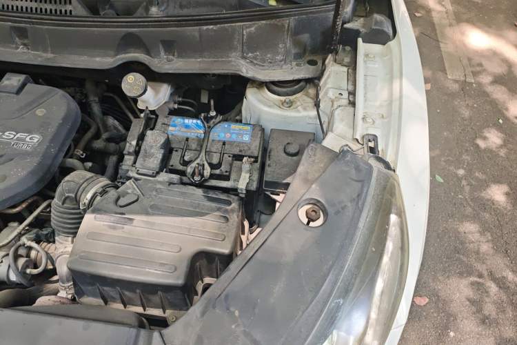 Used Dongfeng Fengon 580 2017 1.5T CVT Luxury Model Engine Bay Left