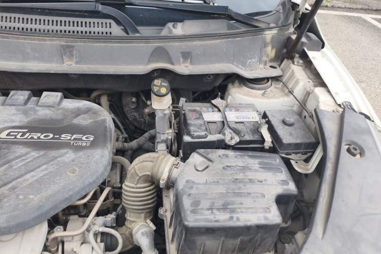 Used Dongfeng Fengon 580 2017 Revised Version 1.5T CVT Luxury Edition Engine Bay Left
