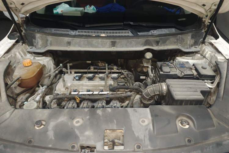 Used Dongfeng Fengon 580 2017 1.8L Manual Comfort Model Engine Bay