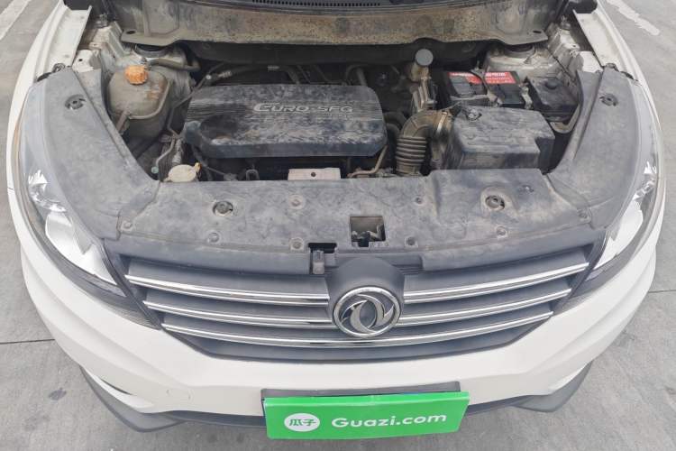Used Dongfeng Fengon 580 2017 1.5T Manual Luxury Model Engine Bay