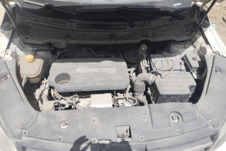 Used Dongfeng Fengon 580 2017 1.5T Manual Luxury Model Engine Bay