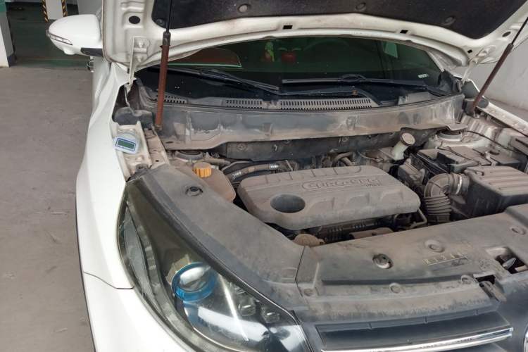 Used Dongfeng Fengon 580 2017 1.5T CVT Smart Style Model Engine Bay Right