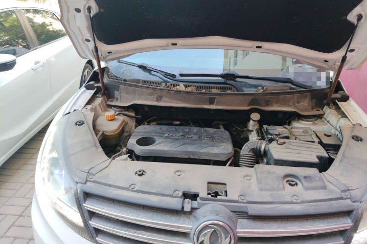 Used Dongfeng Fengon 580 2017 1.5T Manual Luxury Model Engine Bay Right