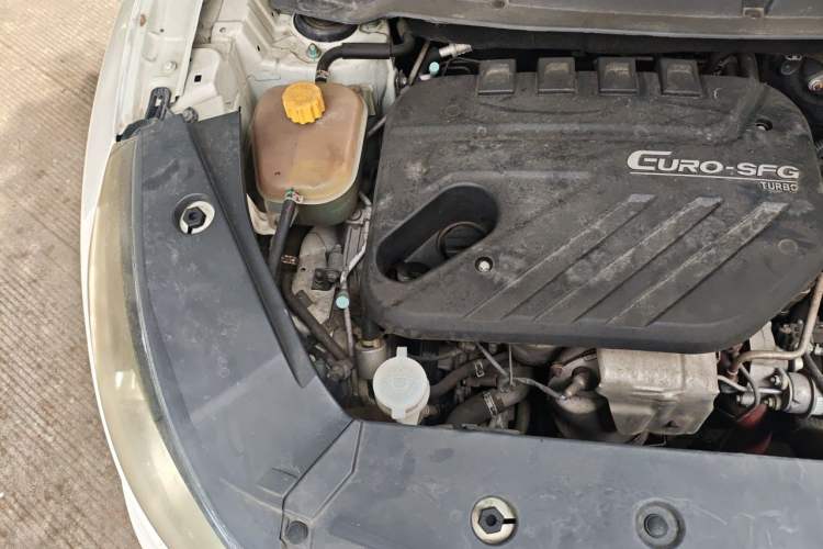 Used Dongfeng Fengon 580 2017 1.5T CVT Luxury Model Engine Bay Right
