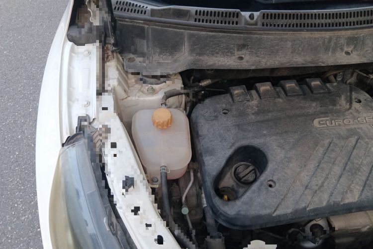 Used Dongfeng Fengon 580 2017 1.5T CVT Luxury Model Engine Bay Right