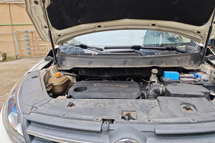 Used Dongfeng Fengon 580 2017 1.5T CVT Smart Style Model Engine Bay Right