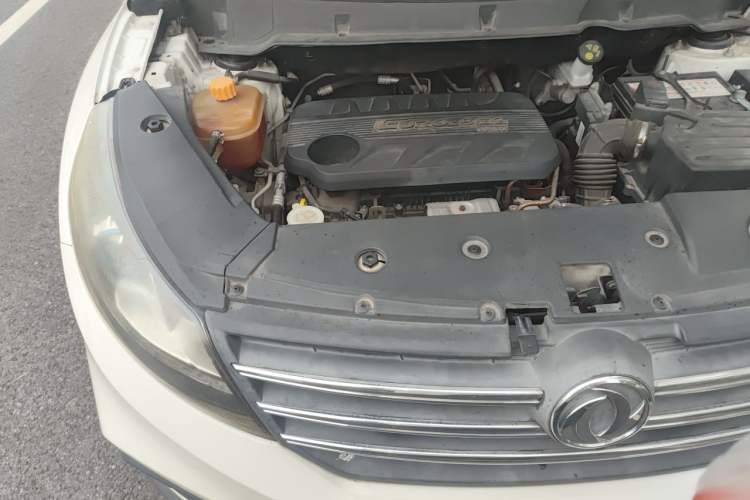 Used Dongfeng Fengon 580 2017 1.5T CVT Smart Style Model Engine Bay Right