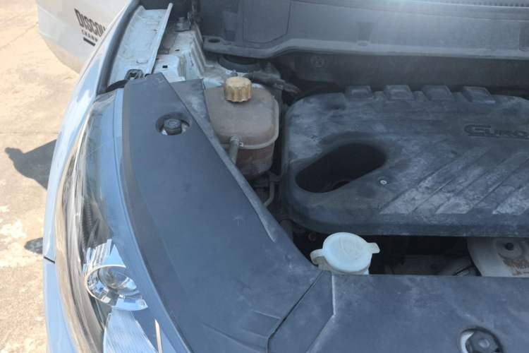 Used Dongfeng Fengon 580 2017 1.5T CVT Comfort Model Engine Bay Right