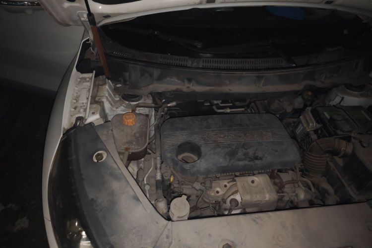 Used Dongfeng Fengon 580 2017 1.5T Manual Luxury Model Engine Bay Right