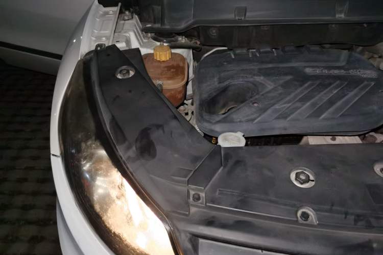 Used Dongfeng Fengon 580 2017 1.5T CVT Luxury Model Engine Bay Right