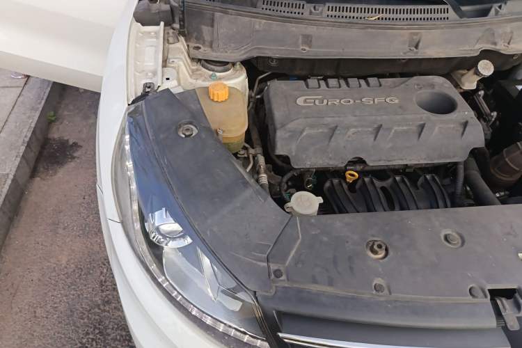 Used Dongfeng Fengon 580 2017 1.8L Manual Comfort Model Engine Bay Right