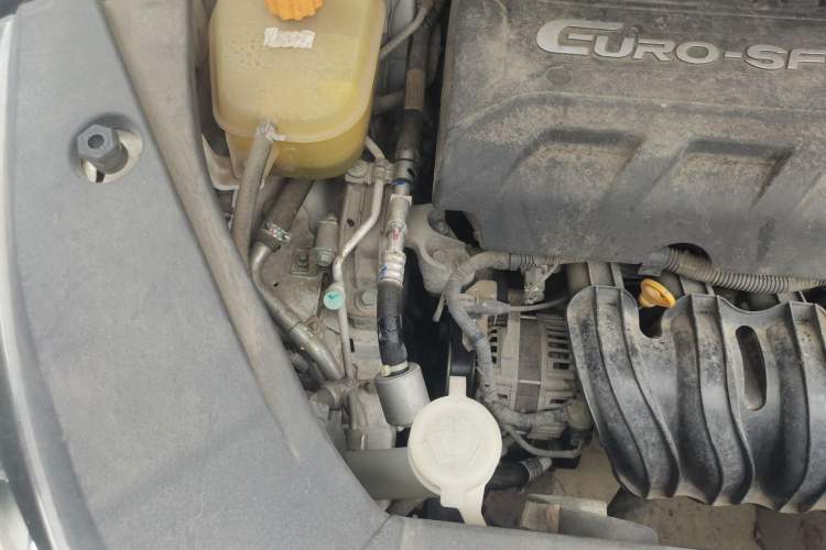 Used Dongfeng Fengon 580 2017 1.8L Manual Comfort Model Engine Bay Right
