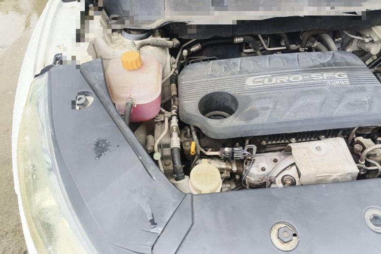 Used Dongfeng Fengon 580 2017 1.5T CVT Comfort Model Engine Bay Right