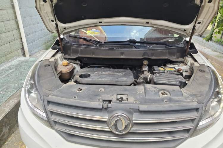 Used Dongfeng Fengon 580 2017 1.5T CVT Comfort Model Engine Bay Right