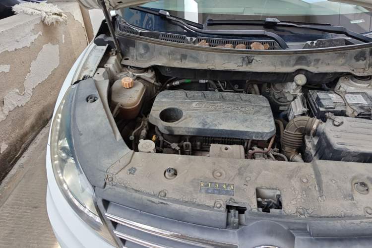 Used Dongfeng Fengon 580 2017 1.5T Manual Luxury Model Engine Bay Right