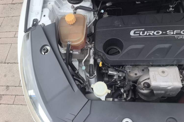 Used Dongfeng Fengon 580 2017 1.5T CVT Smart Connectivity Model Engine Bay Right