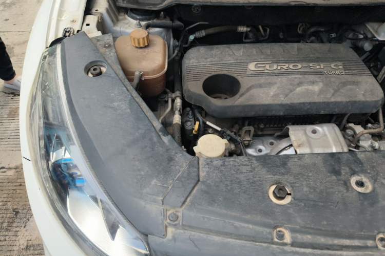 Used Dongfeng Fengon 580 2017 1.5T CVT Smart Connectivity Model Engine Bay Right