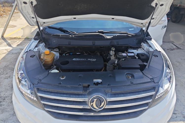 Used Dongfeng Fengon 580 2017 1.5T Manual Luxury Model Engine Bay