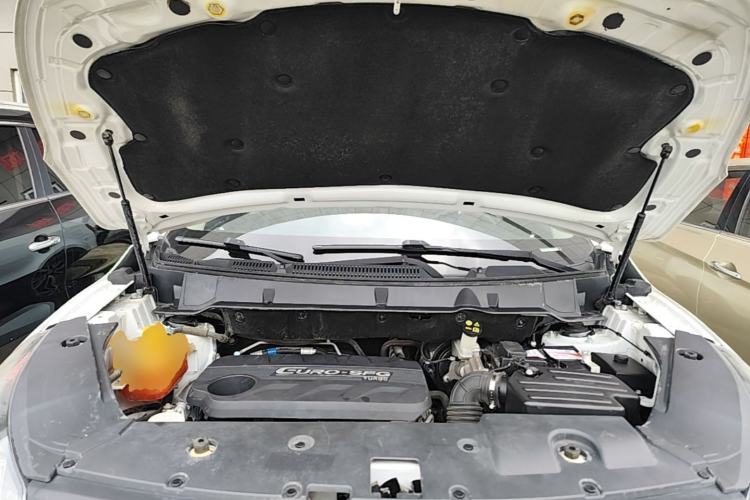 Used Dongfeng Fengon 580 2017 1.5T Manual Luxury Model Engine Bay