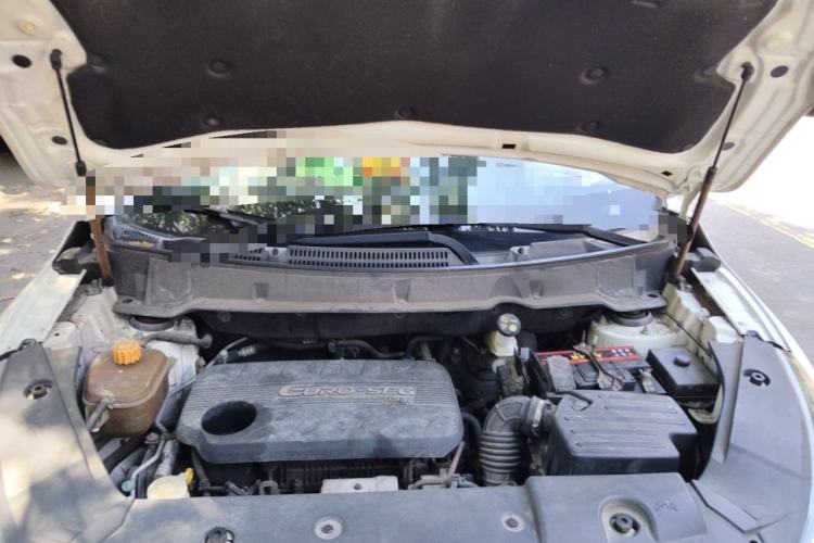 Used Dongfeng Fengon 580 2017 Revised Version 1.5T CVT Luxury Edition Engine Bay