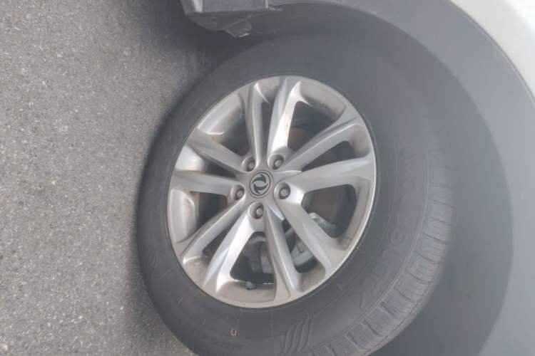 Used Dongfeng Fengon 580 2017 1.8L Manual Comfort Model Exterior 1