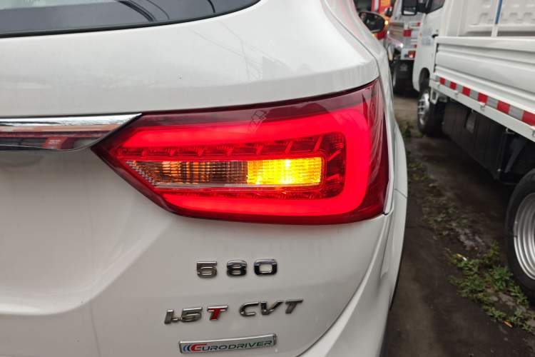 Used Dongfeng Fengon 580 2017 Revised Version 1.5T CVT Luxury Edition Exterior 3