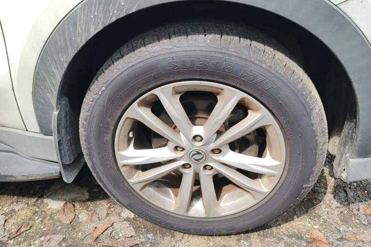 Used Dongfeng Fengon 580 2017 1.8L Manual Comfort Model Exterior 4