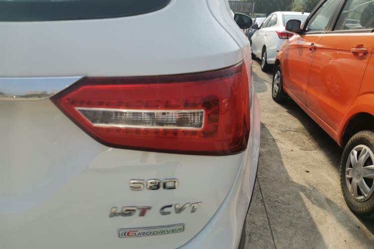 Used Dongfeng Fengon 580 2017 1.5T CVT Comfort Model Exterior 6