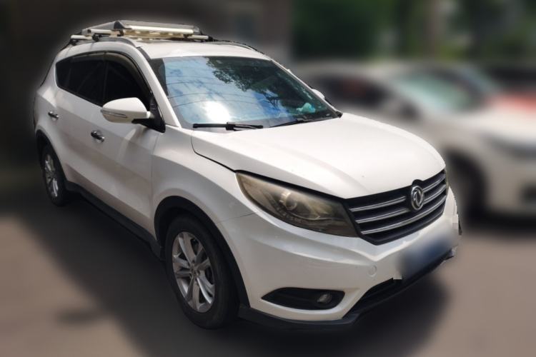 Used Dongfeng Fengon 580 2017 1.5T CVT Comfort Model Front Right 45 Deg
