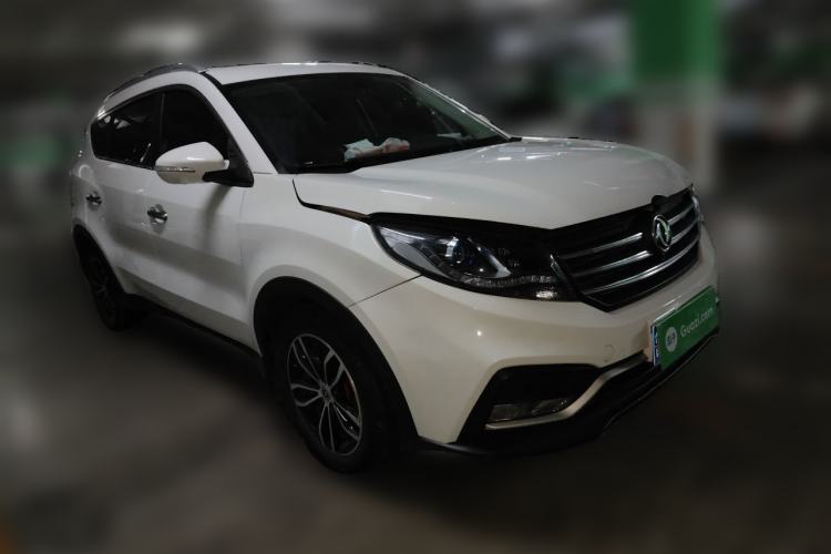 Used Dongfeng Fengon 580 2017 1.5T CVT Smart Style Model Front Right 45 Deg