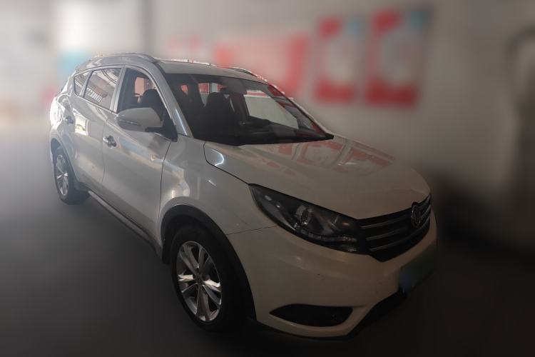 Used Dongfeng Fengon 580 2017 1.5T CVT Comfort Model Front Right 45 Deg
