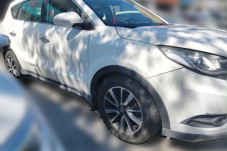 Used Dongfeng Fengon 580 2017 Revised Version 1.5T CVT Luxury Edition Front Right 45 Deg