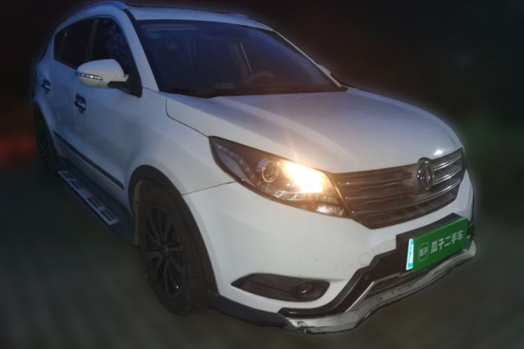 Used Dongfeng Fengon 580 2017 1.5T CVT Luxury Model Front Right 45 Deg