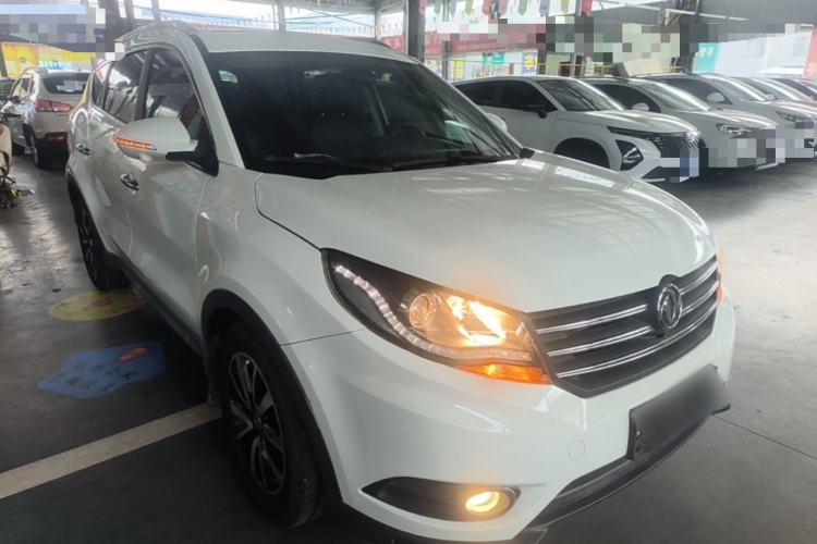 Used Dongfeng Fengon 580 2017 1.5T Manual Luxury Model Front Right 45 Deg