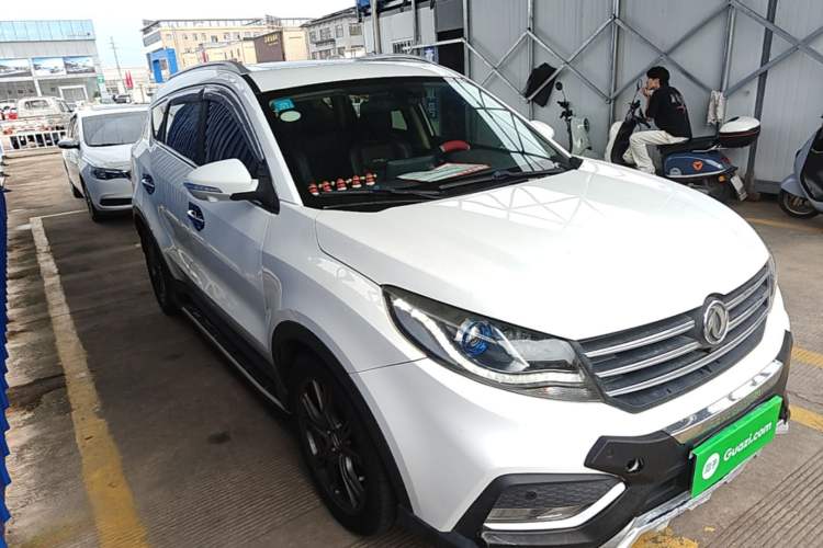 Used Dongfeng Fengon 580 2017 1.5T CVT Smart Connectivity Model Front Right 45 Deg