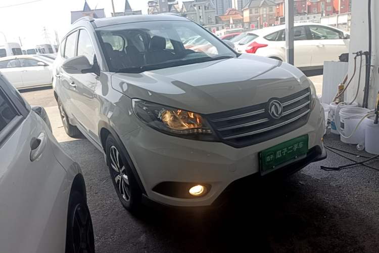 Used Dongfeng Fengon 580 2017 1.5T CVT Luxury Model Front Right 45 Deg