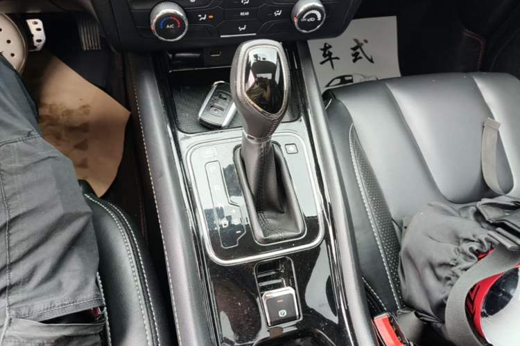 Used Dongfeng Fengon 580 2017 1.5T CVT Luxury Model Gear Lever