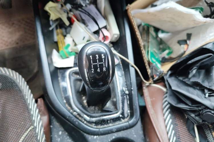 Used Dongfeng Fengon 580 2017 1.8L Manual Comfort Model Gear Lever