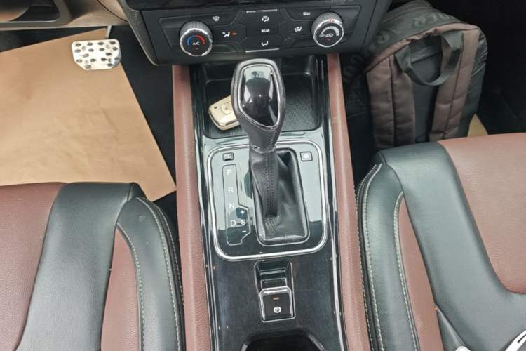 Used Dongfeng Fengon 580 2017 1.5T CVT Luxury Model Gear Lever