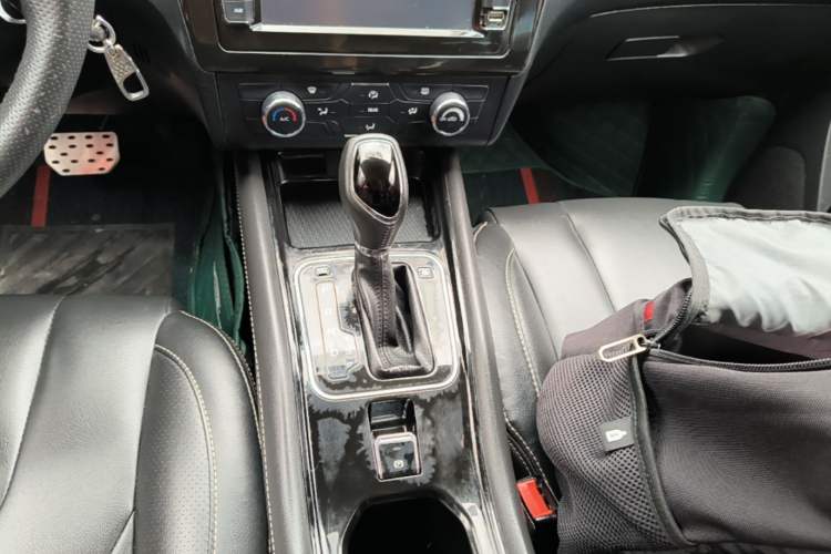 Used Dongfeng Fengon 580 2017 1.5T CVT Comfort Model Gear Lever