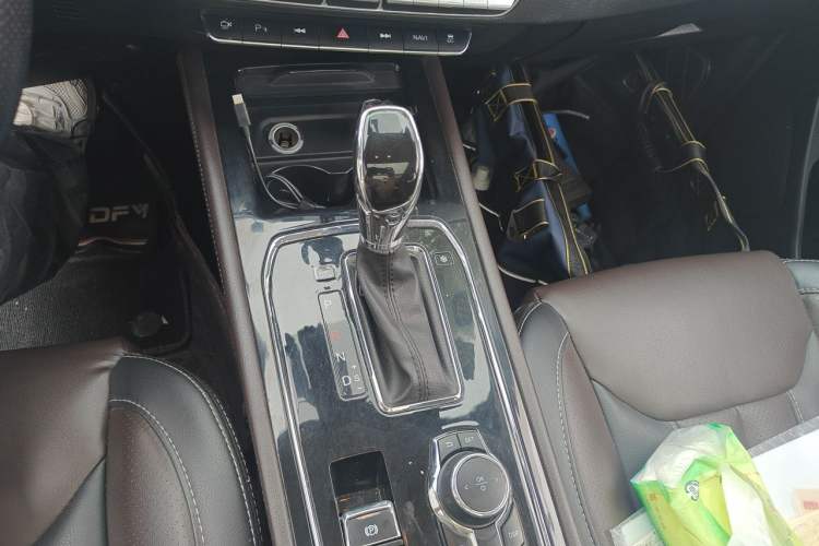 Used Dongfeng Fengon 580 2017 1.5T CVT Smart Connectivity Model Gear Lever