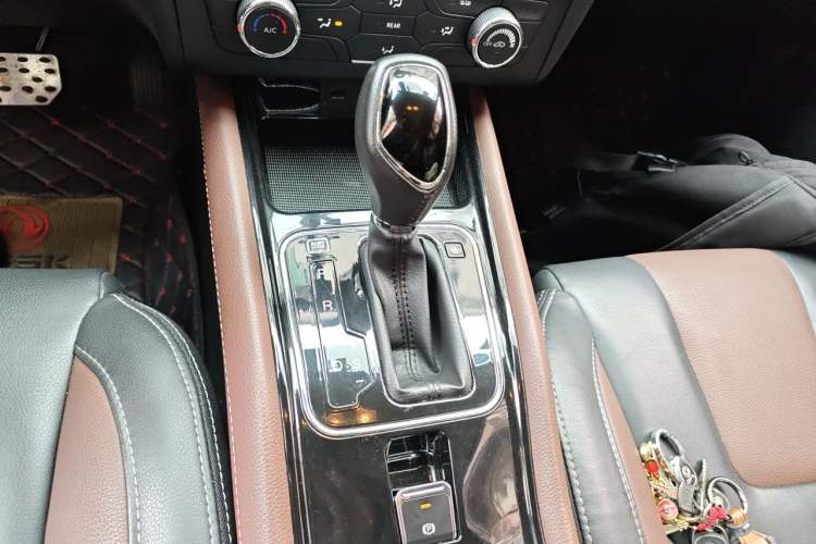 Used Dongfeng Fengon 580 2017 1.5T CVT Luxury Model Gear Lever